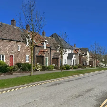 Simply The Bay - Part Of The The Bay Village With Pool, Gym And Direct Access, Pub, Restaurant, Tennis And Meadows Walks בית נופש פילי