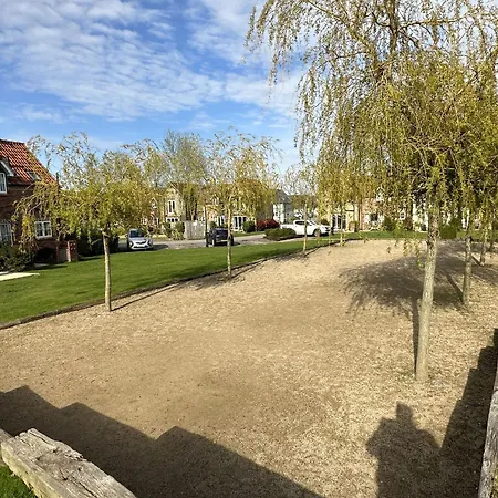 Simply The Bay - Part Of The The Bay Village With Pool, Gym And Direct Access, Pub, Restaurant, Tennis And Meadows Walks *