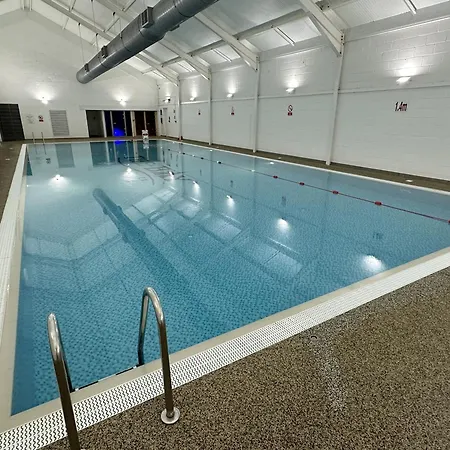 Simply The Bay - Part Of The The Bay Village With Pool, Gym And Direct Access, Pub, Restaurant, Tennis And Meadows Walks *