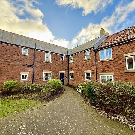 Simply The Bay - Part Of The The Bay Village With Pool, Gym And Direct Access, Pub, Restaurant, Tennis And Meadows Walks בית נופש